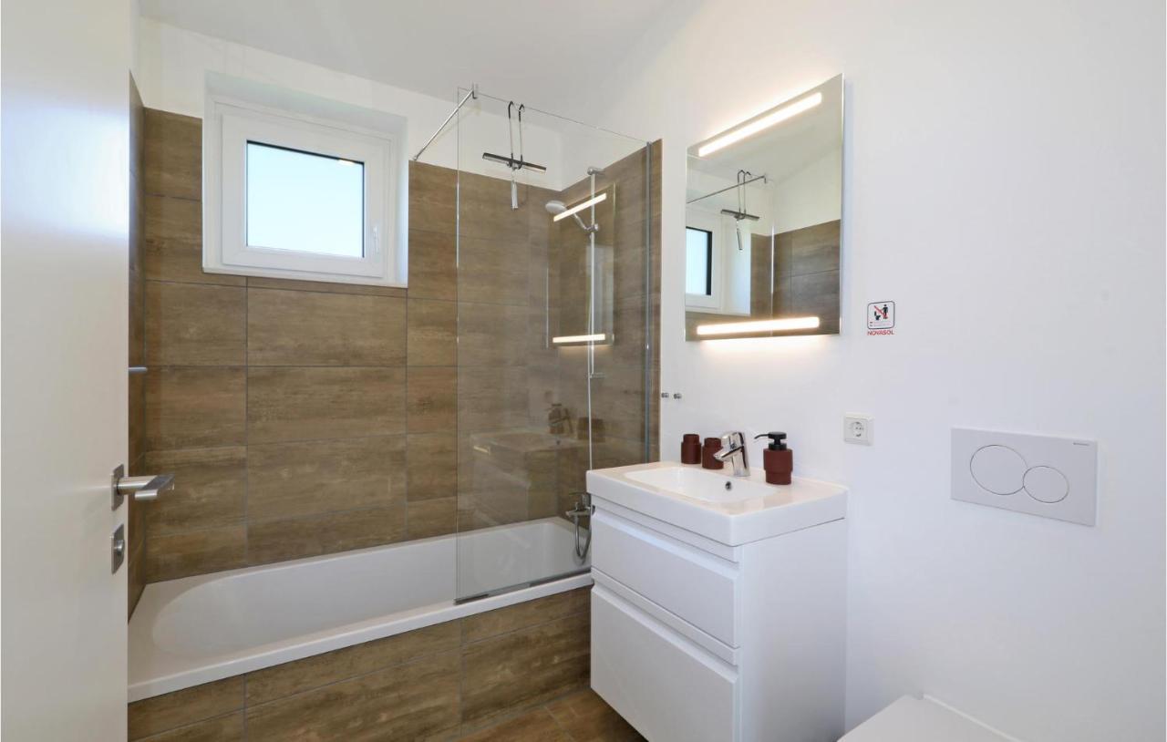 Stunning Home In Lembruch-Duemmer See With Sauna Εξωτερικό φωτογραφία